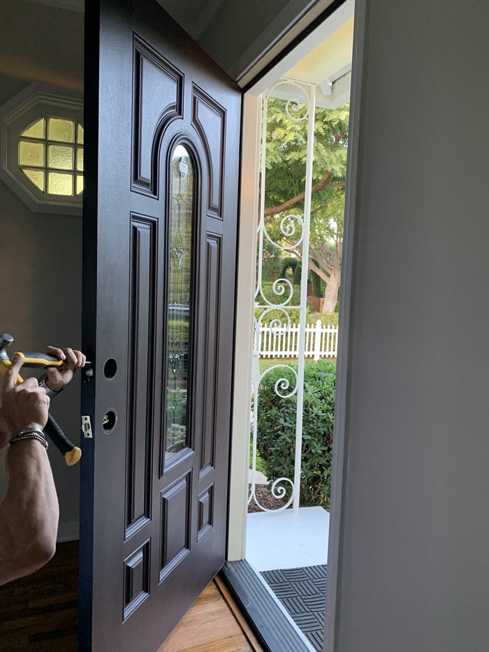 Double-cylinder deadbolt: Double-cylinder deadbolt and knob set going into a glass-panel door.